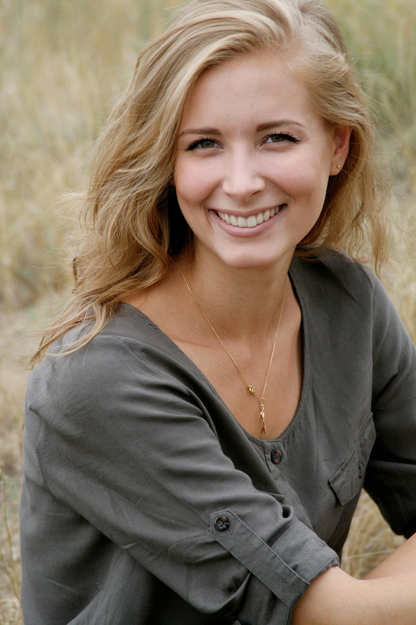 files/818376-woman-657753_1280.jpg